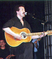 At Menguellet célèbre ses 40 ans de chansons